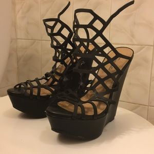 netted summer wedges
